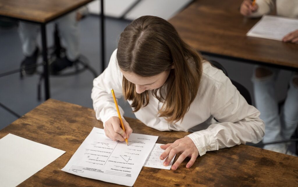 Proba scrisă la Titularizare 2026. Ce trebuie să știe candidații înainte de examen
