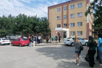 Liceele tehnologice rămân fără elevi, în timp ce la teoretic se intră cu medii sub 3. „Situația este dezastruoasă”