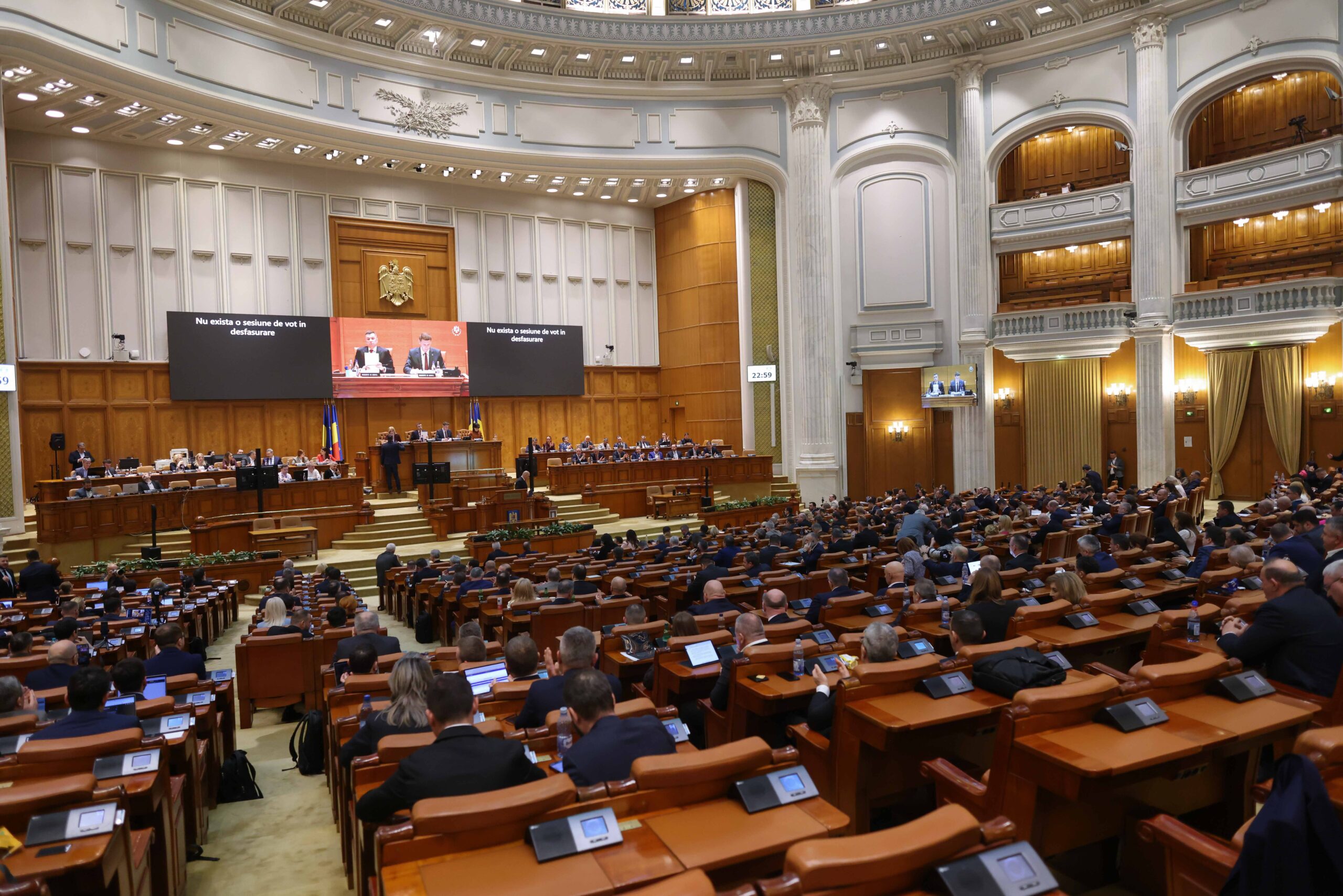 Cum va arăta noua declarație de avere. Demnitarii vor bifa doar praguri valorice în euro, în locul sumelor exacte
