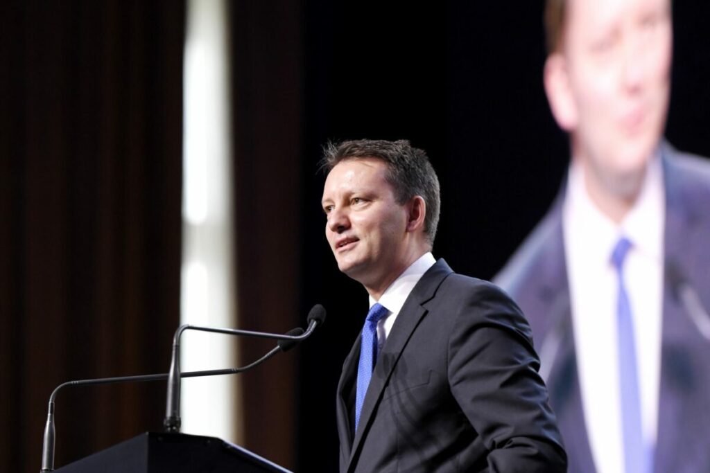 PSD să abandoneze atitudinea unui partid de 51%