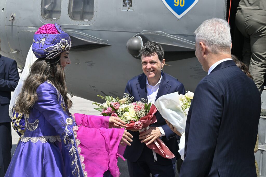 Nicușor Dan a ajuns la Summitul NATO de la Ankara, la bordul unui Spartan