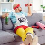 Să te lași de băut sau să începi să faci mișcare, ce este mai bine pentru a trăi mai mult. Studiul care schimbă tot