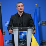 Fostul ministru ucrainean al Apărării susține că a fost demis din cauza reformei achizițiilor militare