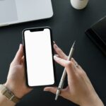 Interdicțiile privind telefoanele în școli sunt ineficiente și simpliste