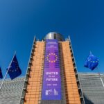 Avertisment de la Bruxelles: Comisia Europeană analizează modificările aduse la București legii decarbonizării