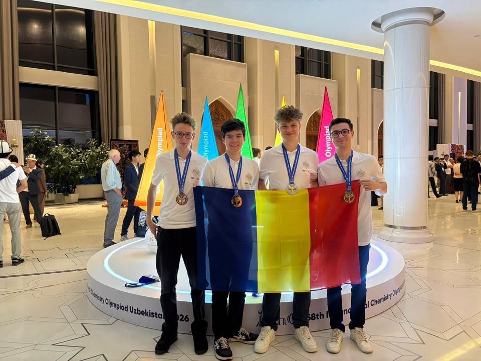 Un elev din Buzău a cucerit aurul pentru România la Olimpiada Internațională de Chimie. Patru medalii obținute de lotul național în Uzbekistan