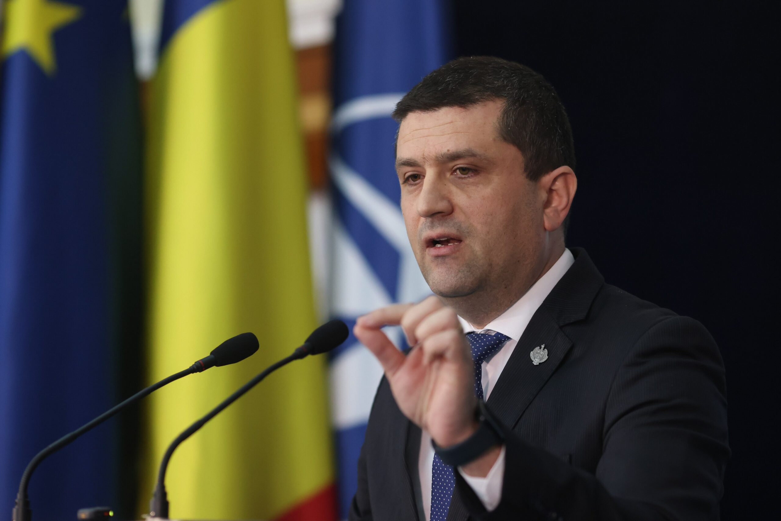 Miruță, replică la atacurile lui Grindeanu: „Diferența dintre centimetrii mei și inacțiunea lui Grindeanu este oprirea Cernavodă”