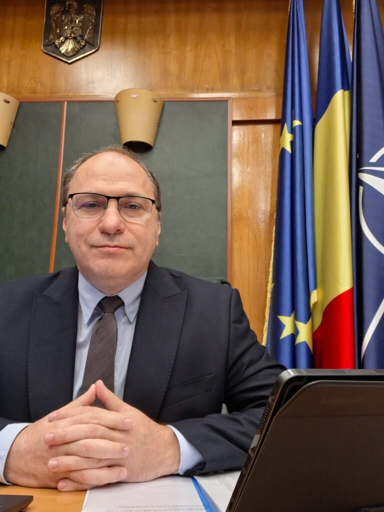 Cum justifică ministrul Educației tăierea burselor pentru elevi în vacanțe: „Confundăm bursa cu alocația”