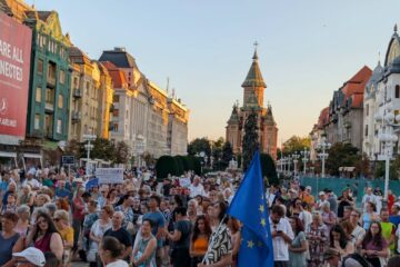 „Mafia sistemului vrea să ne retragem”. Fritz, mesaj pentru timișorenii care au ieșit în stradă să-l susțină