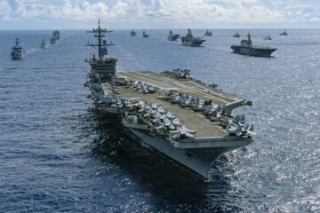 SUA mută un portavion spre Orientul Mijlociu după rapoarte privind sănătatea mintală a militarilor de pe USS Abraham Lincoln