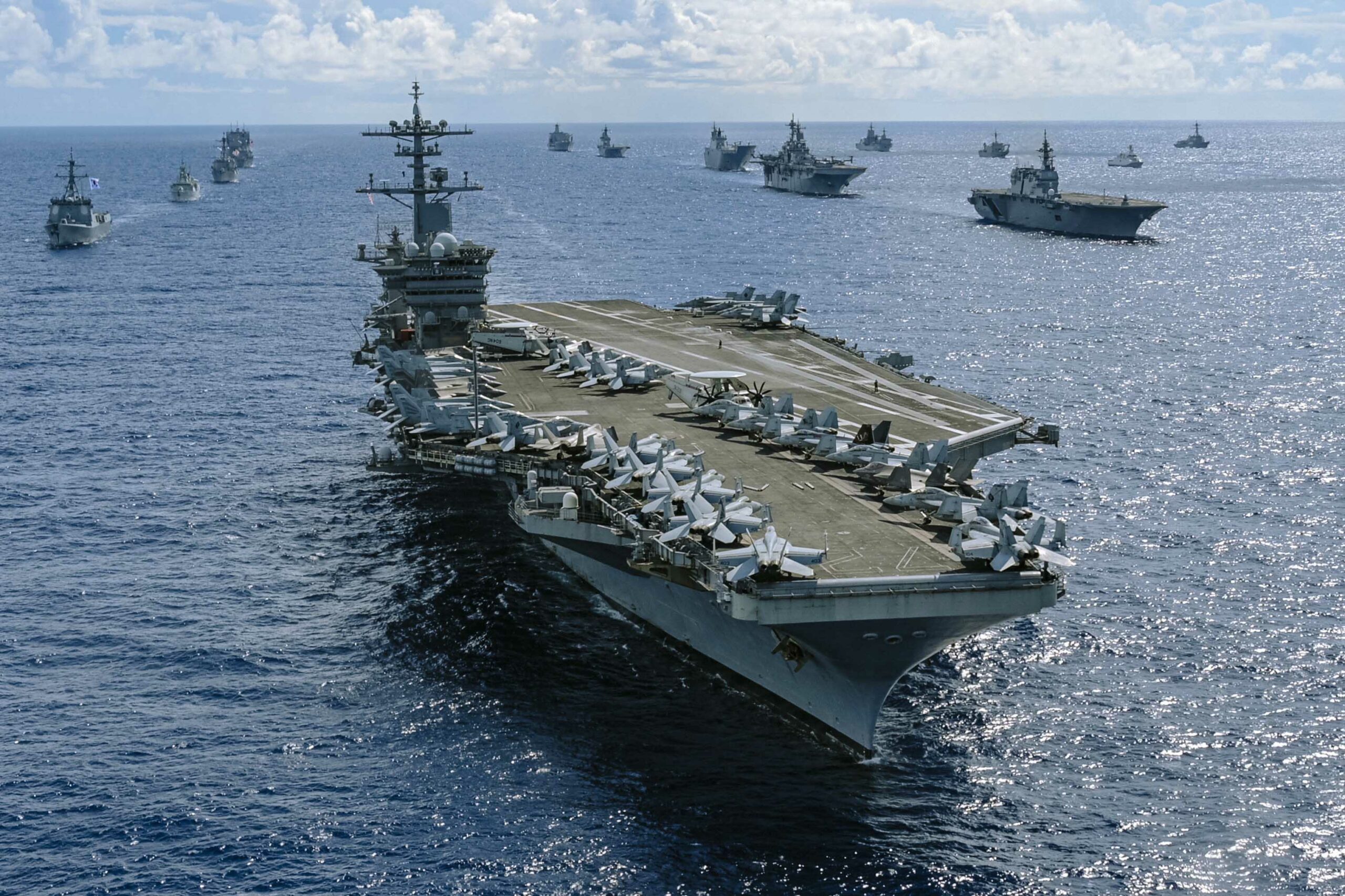 SUA mută un portavion spre Orientul Mijlociu după rapoarte privind sănătatea mintală a militarilor de pe USS Abraham Lincoln