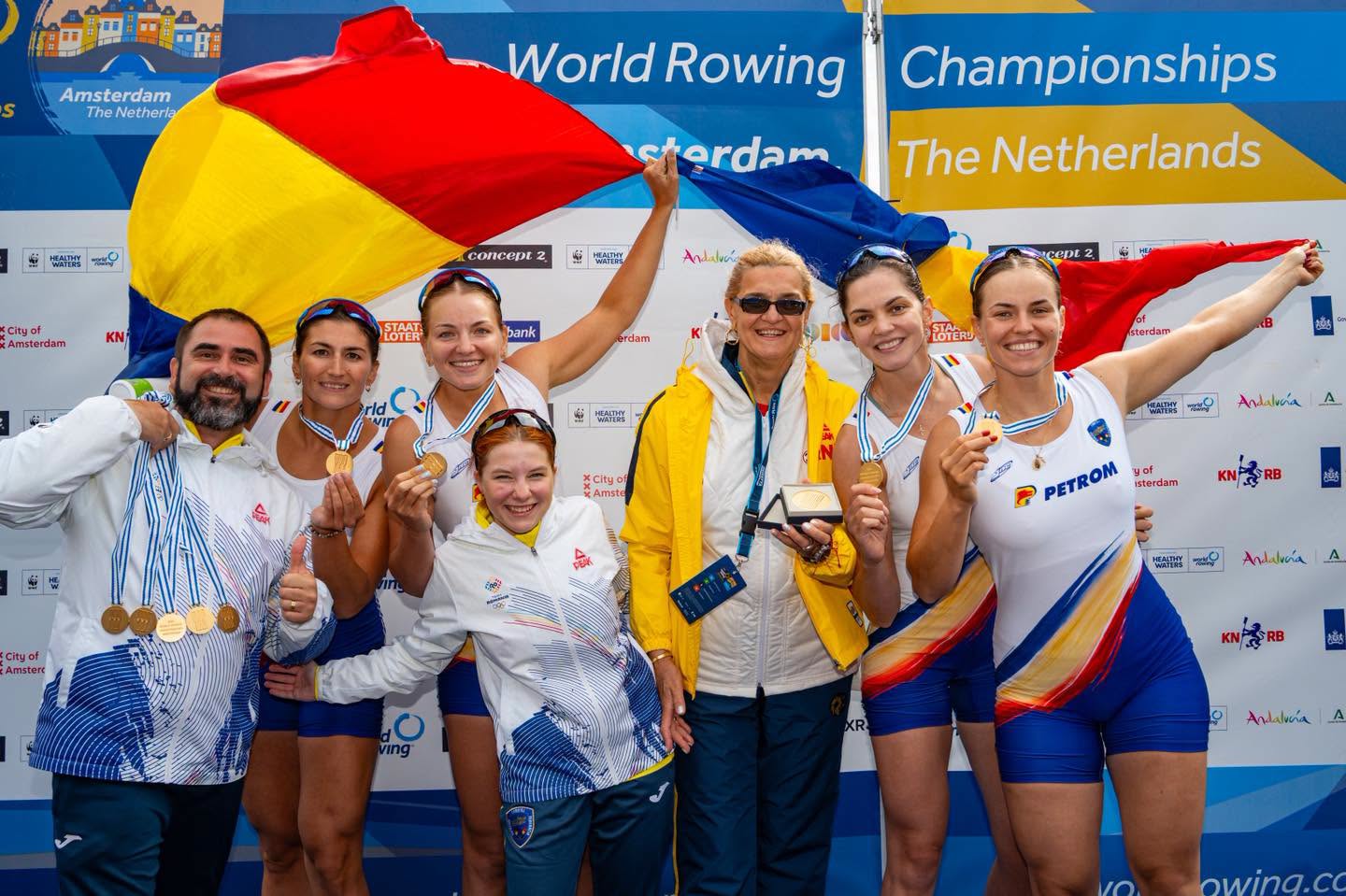 Elisabeta Lipă, după trei medalii de aur și un record mondial pentru România la Campionatele Mondiale de Canotaj: România a scris istorie