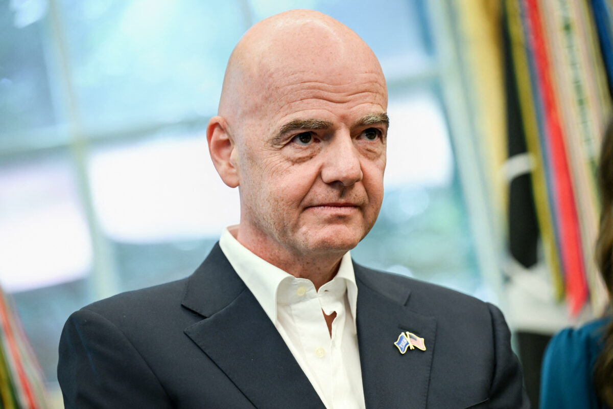 Prim-ministrul britanic spune că Infantino nu este omul potrivit pentru a conduce FIFA