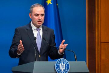România evită să fie retrogradată în „JUNK”. Rolul decisiv al lui Alexandru Nazare, în trecerea unui nou test important