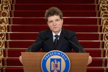 Cum a transformat Nicușor Dan o notă de trecere într-un mesaj de stabilitate