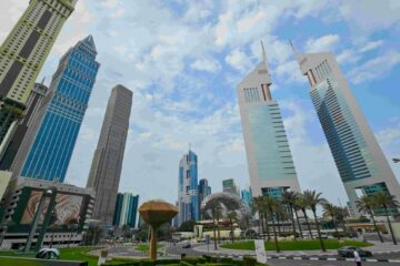 Emiratele Arabe Unite suspendă comerțul și tranzacțiile financiare cu Iranul „până la noi ordine”