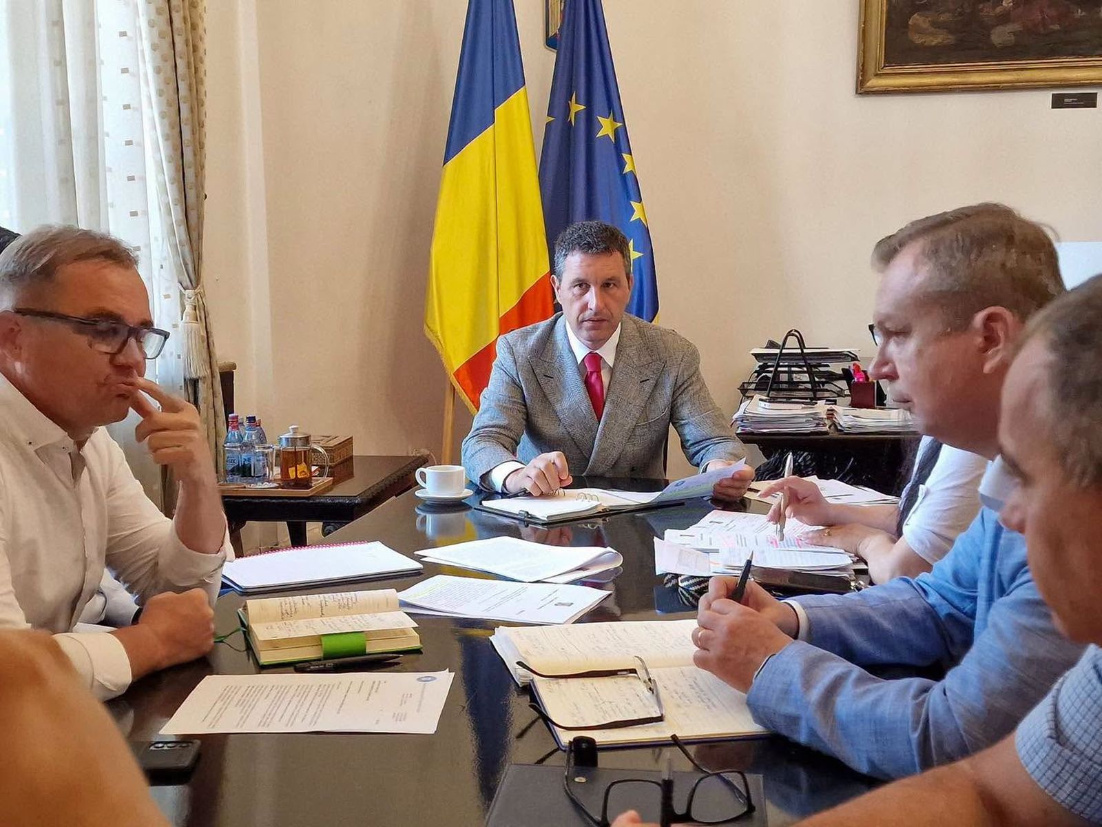 Fermierii pot cere bani de la stat din 1 septembrie. Ce sume primesc crescătorii de porci și bovine