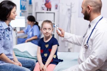 Drumul absurd al medicului dr. Mihai Grigoraș, medic oncohematolog pediatru care a săpat pe șantier pentru 250 de lei pe zi