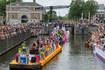 Zeci de cupluri au spus „da” pentru o zi la Amsterdam Pride, la 25 de ani de la primele căsătorii gay