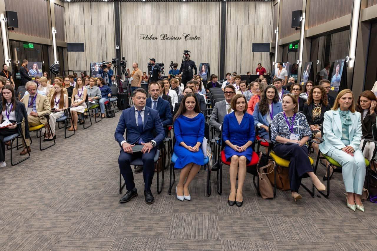 Mirabela Grădinaru, alături de Maia Sandu la Chișinău: „Nu ar trebui să existe nicio diferență între protecția copiilor în lumea fizică și cea digitală”