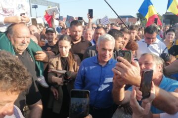 Un lider AUR cere boicotarea fabricii din Vaslui care l-a refuzat pe Călin Georgescu. Internauții l-au taxat dur: „Nu muncesc români acolo?”