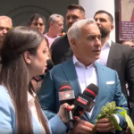 Calin Georgescu, avertizat înaintea unei întâniri cu susținătorii săi: „Probabil cineva i-a spus că acolo este multă lume”
