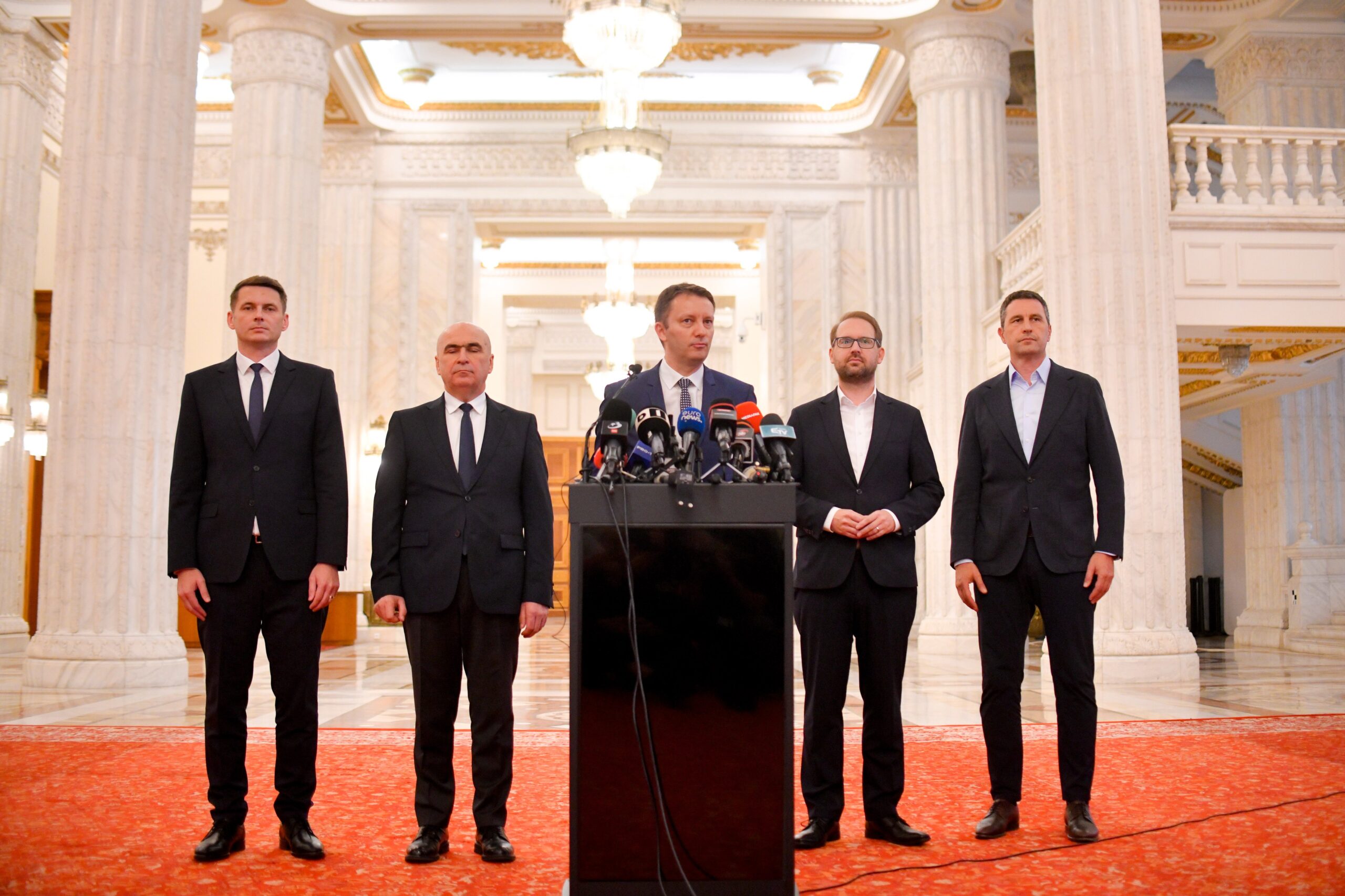 Lista de miniștri din Guvernul Mureșan. Bătaie pe un minister fantomă. Neînțelegeri între USR și UDMR – SURSE