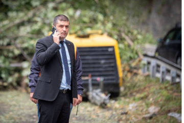 Radu Miruță, revoltat de situația de pe șantierul de pe Valea Oltului: „Patru oameni lucrau. Mulți stăteau într-o parcare și priveau Oltul curgând”