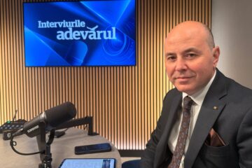 Alexandru Muraru, invitat la „Interviurile Adevărul”, de la ora 14.15. Vicepreședintele PNL va discuta despre informațiile privind rolul SUA în căderea Guvernului Bolojan