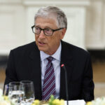 Bill Gates prezice că inteligența artificială ar putea „cauza un miliard de morți” dacă nu va fi reglementată