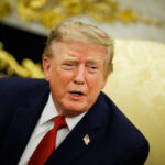 Trump spune că are o „obligație” să interzică anumite publicații la Casa Albă