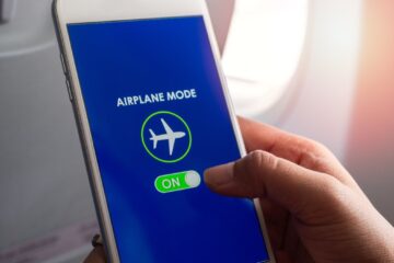 Motivul pentru care e important să activezi modul avion în timpul zborului. Riscul real nu este pentru avion, ci pentru abonamentul tău