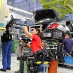 Compania amenință cu închiderea a două fabrici din Germania și dă drept exemplu costurile cu 81% mai mici din România