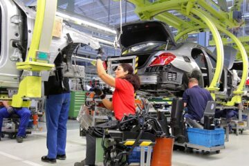 Compania amenință cu închiderea a două fabrici din Germania și dă drept exemplu costurile cu 81% mai mici din România