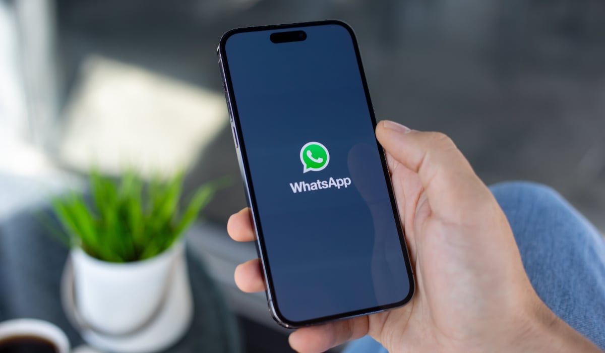Mesajul pe WhatsApp care te poate lăsa fără bani chiar înainte de vacanță. Capcana perfectă în care cad turiștii