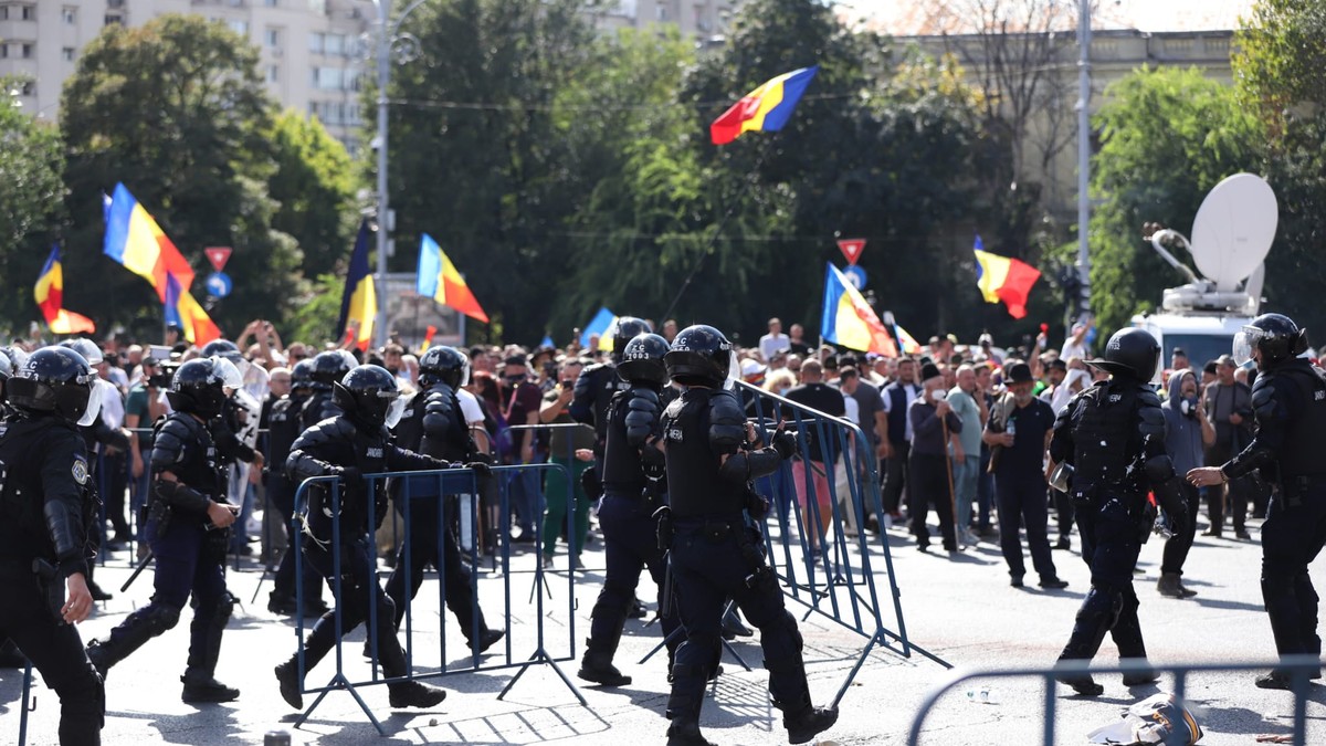 Violențe la protestul fermierilor din fața Guvernului. Jandarmii au folosit gaze lacrimogene