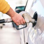 Tehnica simplă prin care șoferii pot reduce consumul de combustibil. Ce anume să nu lași în mașină