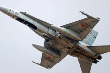 două avioane F-18 au fost ridicate de la sol după apariția unei drone