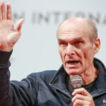 Întrebările lui CTP pentru Călin Georgescu: „Cu ce bani ai plătit vila, limuzina și traiul de un deceniu la Viena?”