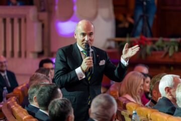 Rareș Bogdan: „Suntem 25 de liberali gata să votăm Guvernul Luca Niculescu”. Grupul ar putea ajunge la 27-28 de parlamentari