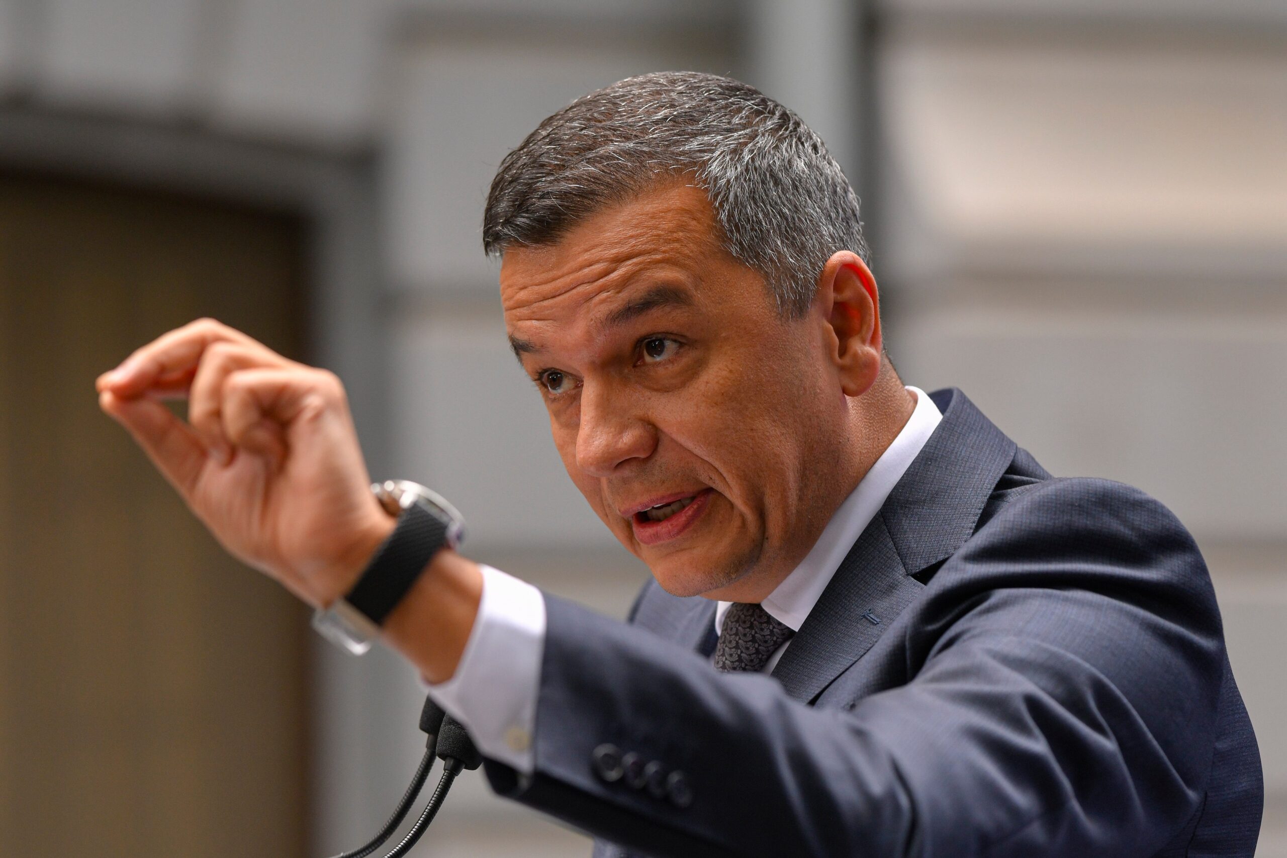 Grindeanu îi cere lui Bolojan să participe la formarea noului Guvern: „Aveți șansa să corectați problemele pe care tot dvs le-ați creat!”