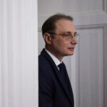 Guvernul Luca Niculescu, zi decisivă în Parlament. De ce are șanse reale de a fi învestit