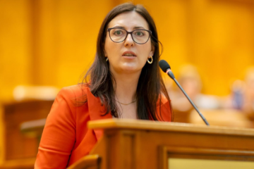 O deputată USR îl critică pe Tudorel Toader după arestarea preventivă a fiului său. „Le spune public victimelor că au fost manipulate”