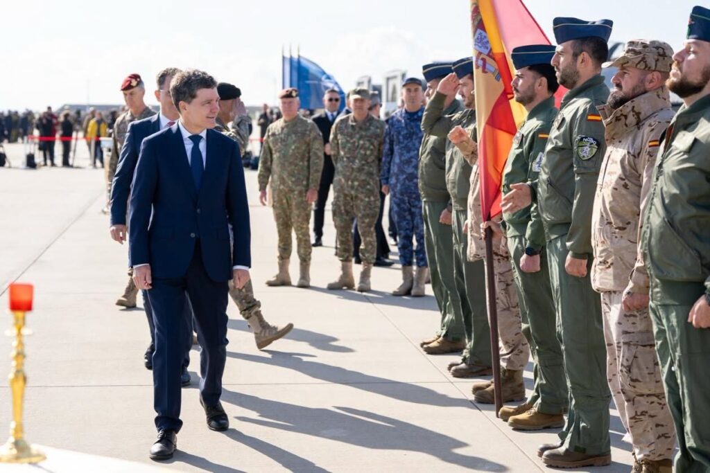Nicușor Dan, alături de militarii Bazei 86 Aeriene de Ziua Armatei: „Au doborât cu precizie două drone ostile intrate în spațiul nostru aerian”
