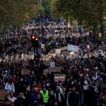 De ce elevii francezi mărșăluiesc pe străzi pentru probleme care în România sunt „o nimica toată”. Explicația lui Costi Rogozanu