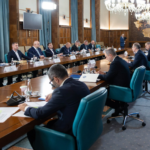 Guvernul a dat undă verde controversatei mese de protocol pentru 1.000 de persoane, pe care Bolojan a refuzat să o adopte. Recepția, legată de candidatura României la UIT
