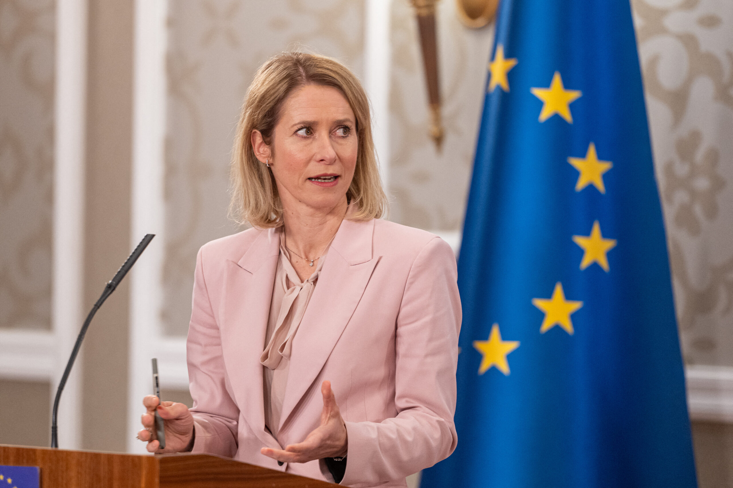 UE vrea ca petrolul, gazele și cărbunele din Arctica să rămână neexploatate. Ce prevede noua strategie