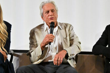 Michael Douglas recunoaște o relație secretă după ce a mințit despre ea timp de decenii