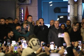 Alegeri anticipate evitate în ultima clipă. Parlamentul alege o președintă
