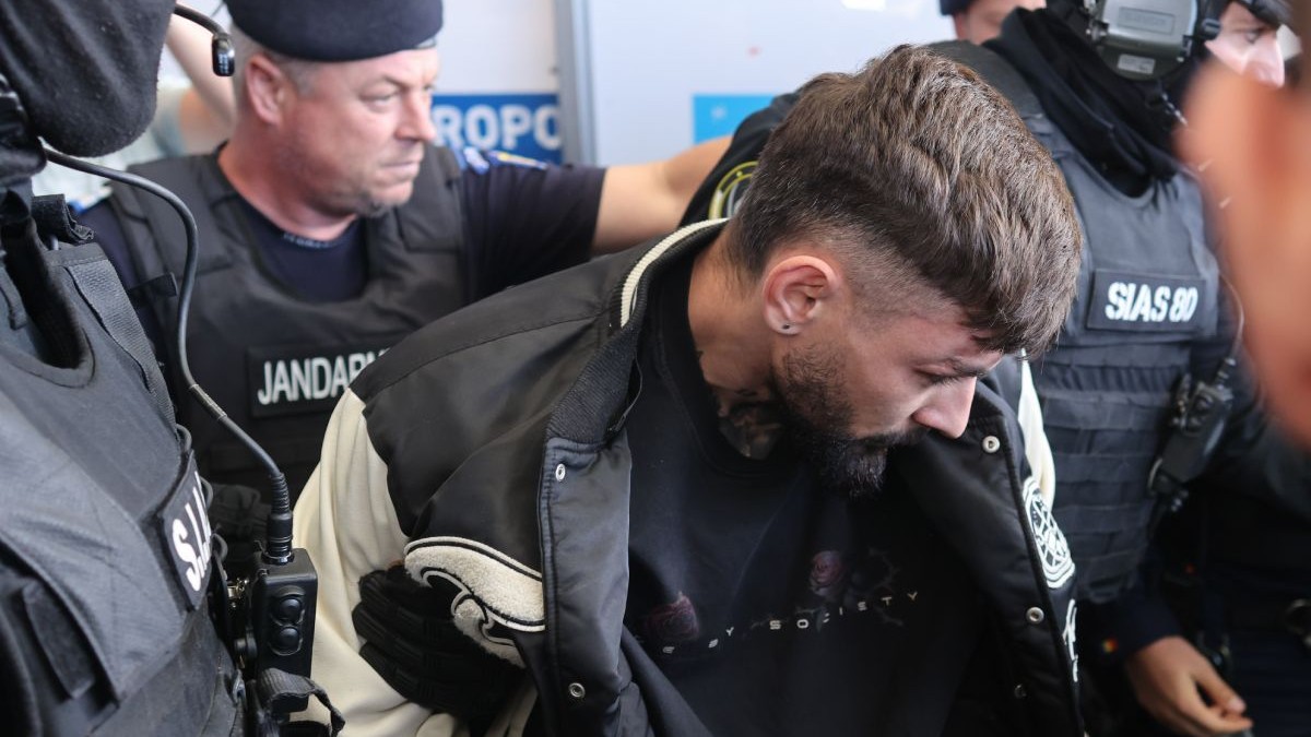 Ce au găsit anchetatorii pe salteaua din camera în care a fost ucisă tânăra din valiză. Vlad Bălțățeanu, extrădat din Elveția